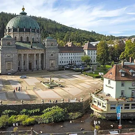 Hotel Dom-hotel 3*